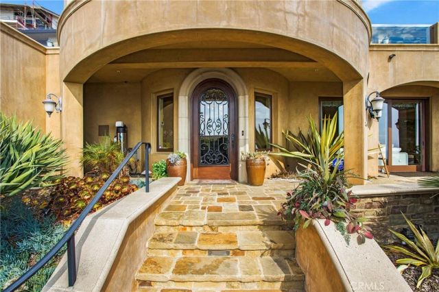 840 Canyon View Drive, Laguna Beach, CA 92651