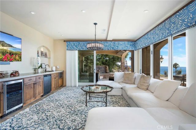 840 Canyon View Drive, Laguna Beach, CA 92651