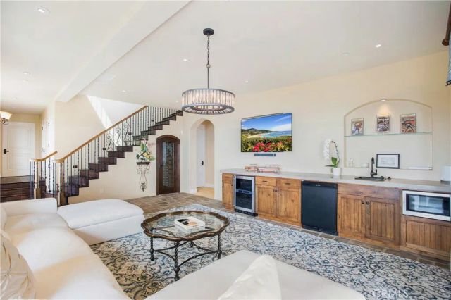 840 Canyon View Drive, Laguna Beach, CA 92651