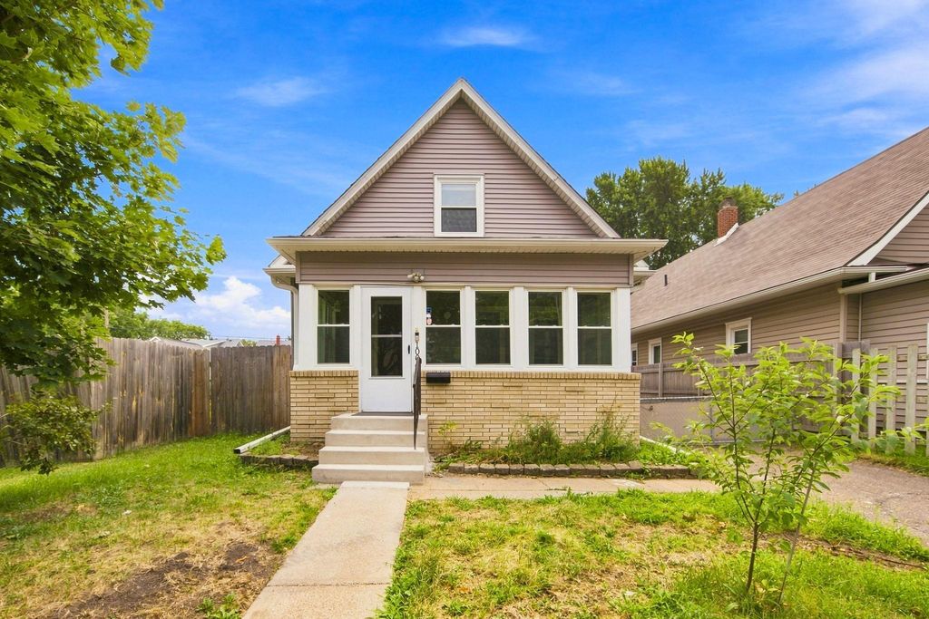 1004 Western Avenue N, Saint Paul, MN 55117 — exterior