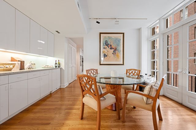 219 E Lake Shore Drive 6AB, Chicago, IL 60611