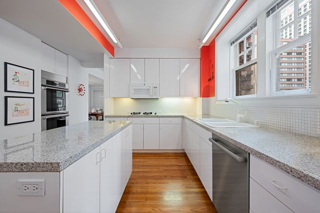 219 E Lake Shore Drive 6AB, Chicago, IL 60611