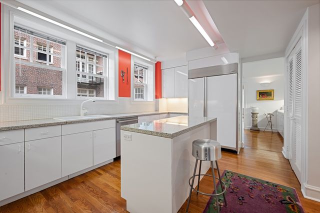 219 E Lake Shore Drive 6AB, Chicago, IL 60611