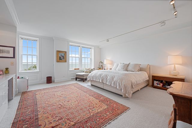 219 E Lake Shore Drive 6AB, Chicago, IL 60611