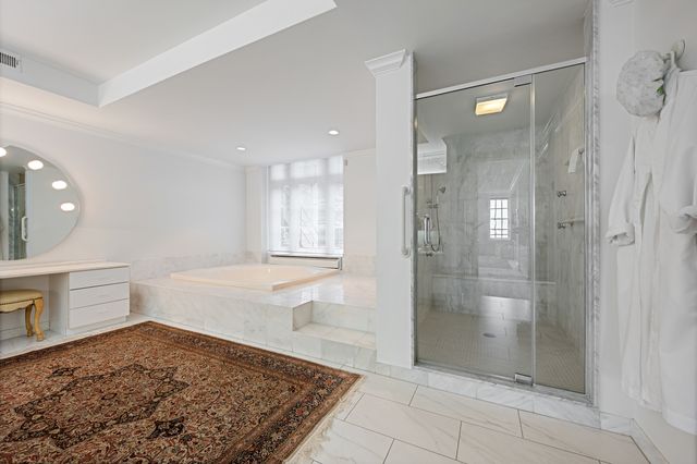 219 E Lake Shore Drive 6AB, Chicago, IL 60611