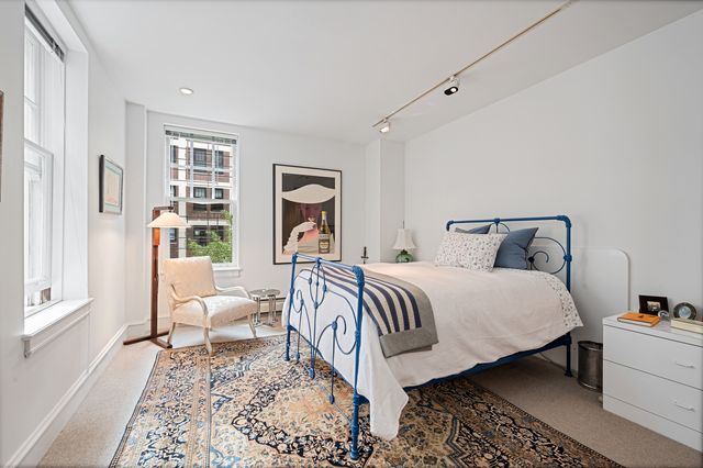 219 E Lake Shore Drive 6AB, Chicago, IL 60611