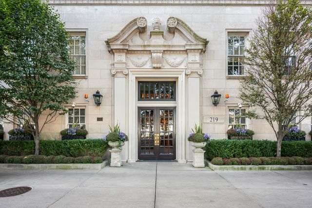 219 E Lake Shore Drive 6AB, Chicago, IL 60611
