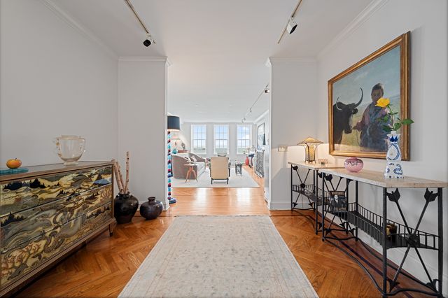 219 E Lake Shore Drive 6AB, Chicago, IL 60611