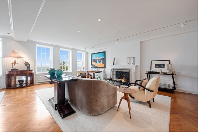 219 E Lake Shore Drive 6AB, Chicago, IL 60611