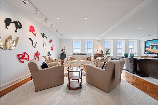 219 E Lake Shore Drive 6AB, Chicago, IL 60611