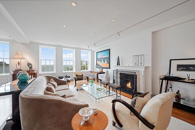 219 E Lake Shore Drive 6AB, Chicago, IL 60611