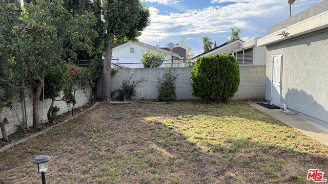 957 5th Avenue, Los Angeles, CA 90019