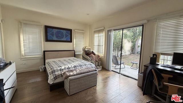 957 5th Avenue, Los Angeles, CA 90019