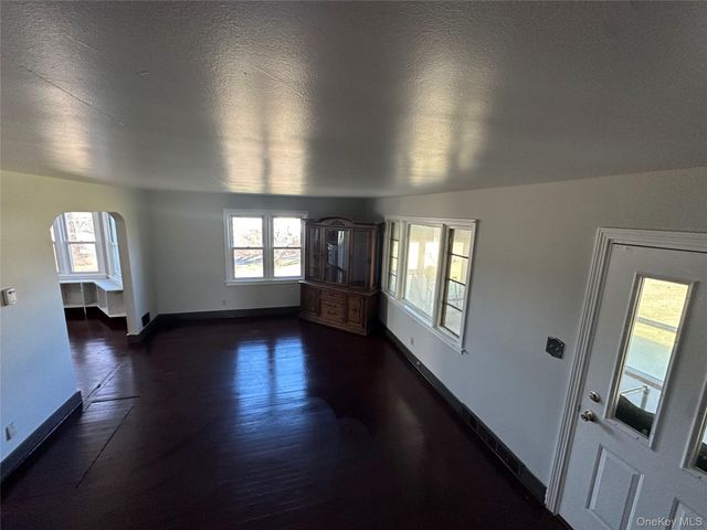 496 Bloomingburg Road, Middletown, NY 10940