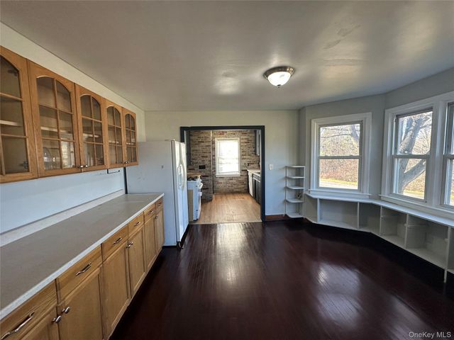 496 Bloomingburg Road, Middletown, NY 10940