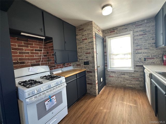 496 Bloomingburg Road, Middletown, NY 10940