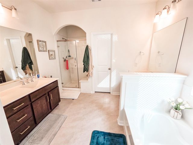 843 White Pine Haven Lane, Crosby, TX 77532