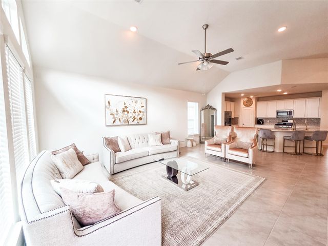 843 White Pine Haven Lane, Crosby, TX 77532