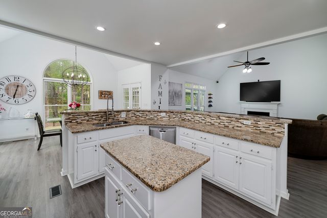 20 Allie Drive, Mcdonough, GA 30252