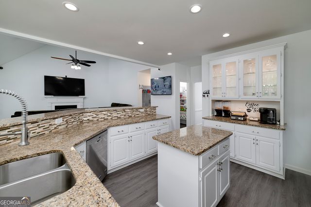 20 Allie Drive, Mcdonough, GA 30252