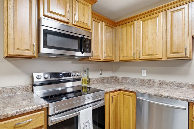 904 Harpeth Bend Dr, Nashville, TN 37221