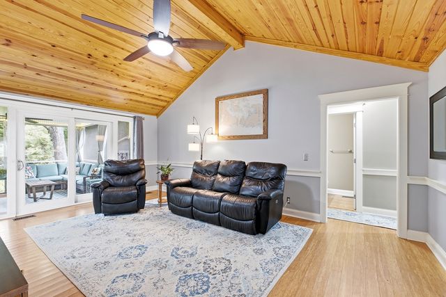 904 Harpeth Bend Dr, Nashville, TN 37221