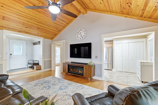 904 Harpeth Bend Dr, Nashville, TN 37221