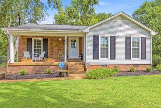 904 Harpeth Bend Dr, Nashville, TN 37221