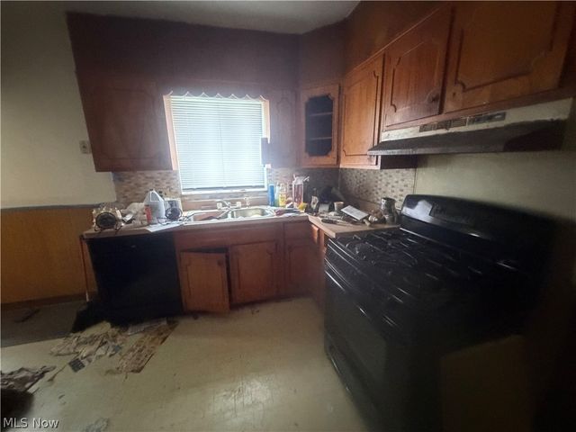 12516 Rexford Avenue, Cleveland, OH 44105
