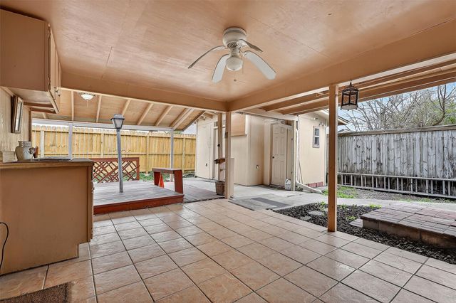 11810 Mosscrest Drive, Houston, TX 77048