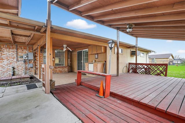 11810 Mosscrest Drive, Houston, TX 77048