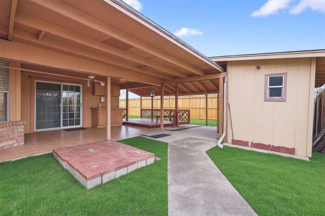 11810 Mosscrest Drive, Houston, TX 77048