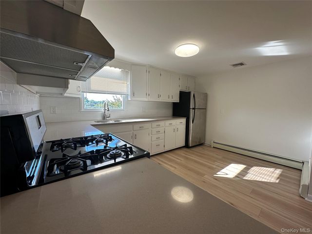 11 Gabriel Place 2, Glen Cove, NY 11542