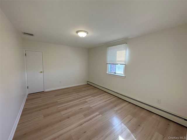 11 Gabriel Place 2, Glen Cove, NY 11542