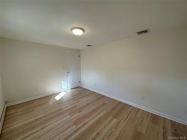 11 Gabriel Place 2, Glen Cove, NY 11542
