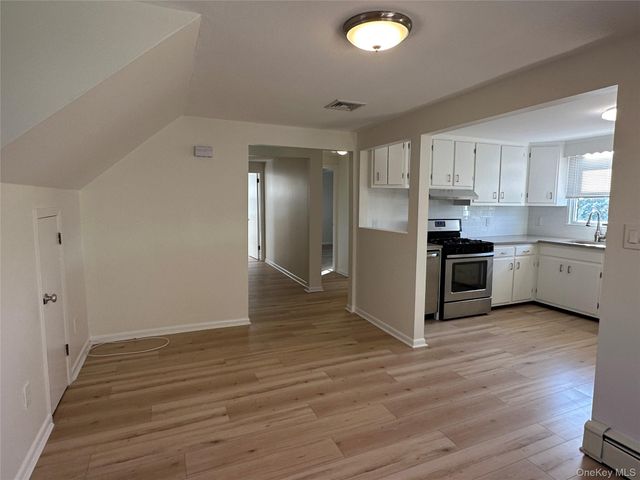 11 Gabriel Place 2, Glen Cove, NY 11542