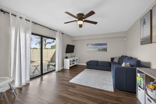 1101 11th Way, West Palm Beach, FL 33407