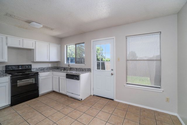 3301 Aurora Street B, Haltom City, TX 76117