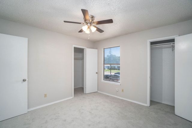 3301 Aurora Street B, Haltom City, TX 76117