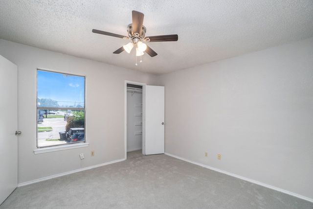 3301 Aurora Street B, Haltom City, TX 76117