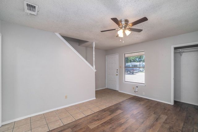 3301 Aurora Street B, Haltom City, TX 76117