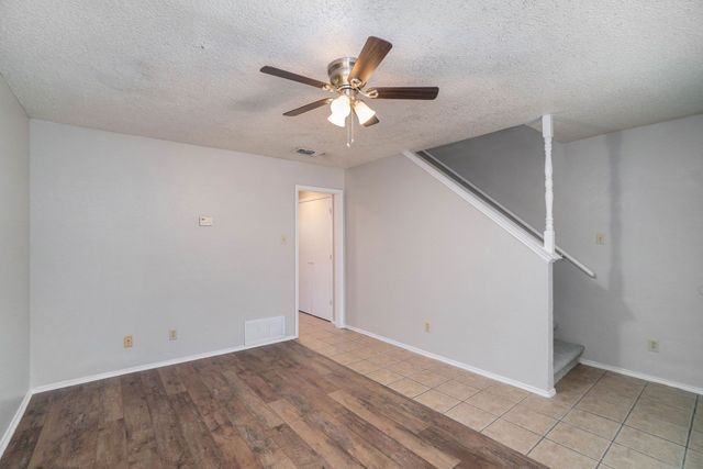 3301 Aurora Street B, Haltom City, TX 76117