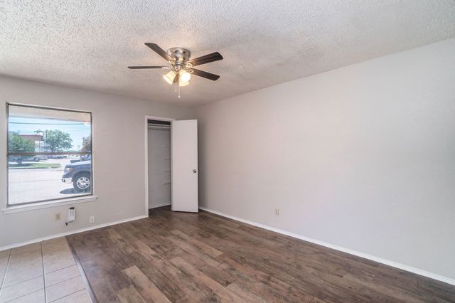 3301 Aurora Street B, Haltom City, TX 76117