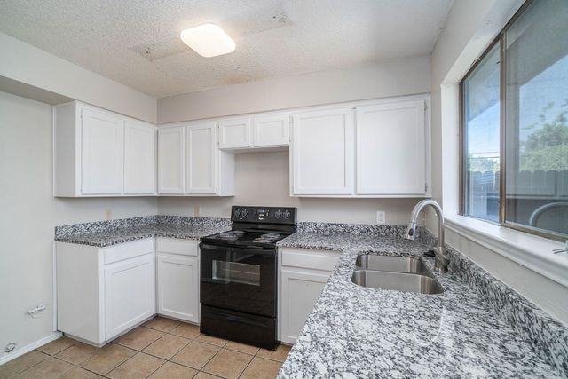 3301 Aurora Street B, Haltom City, TX 76117