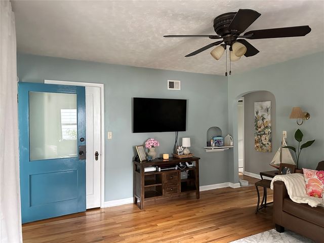 1260 13th Ave, Marion, IA 52302