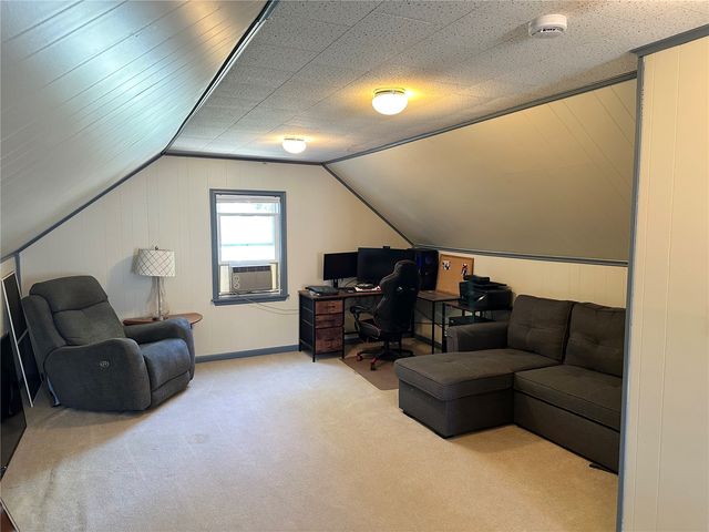 1260 13th Ave, Marion, IA 52302