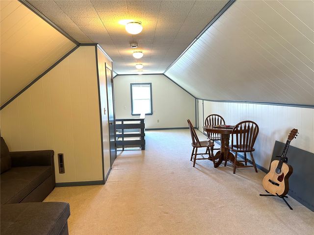 1260 13th Ave, Marion, IA 52302