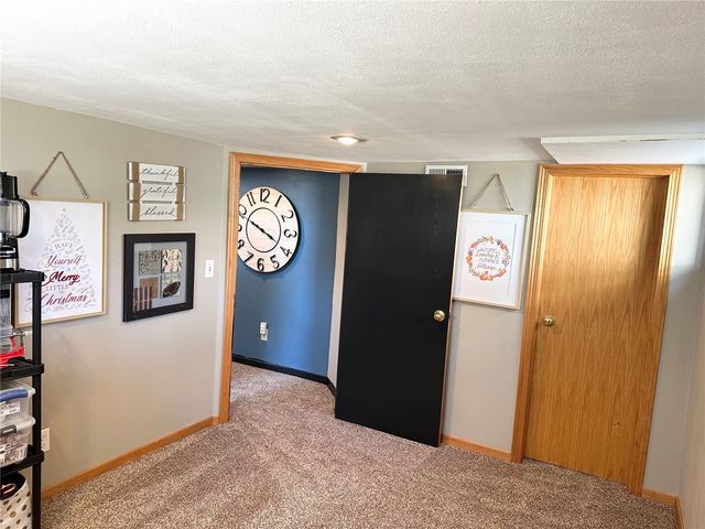1260 13th Ave, Marion, IA 52302