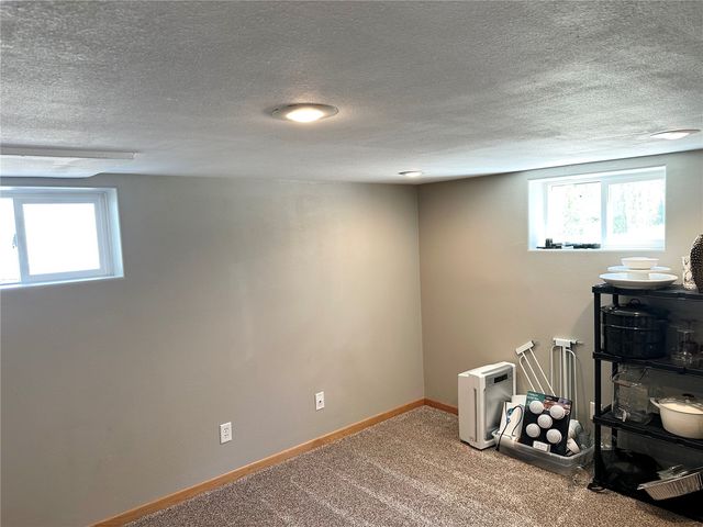1260 13th Ave, Marion, IA 52302