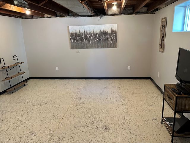 1260 13th Ave, Marion, IA 52302